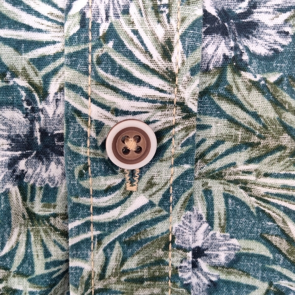"Craft and Flow" Hawaiian Shirt in Excellent Condition. 100% Cotton. Size Small. - Picture 5 of 8